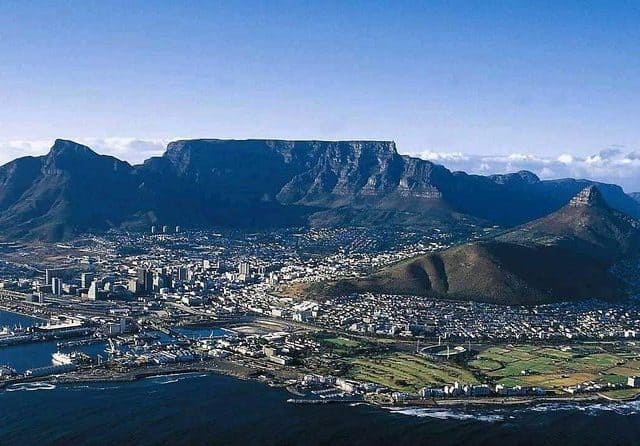 Private Robben Island, Table Mountain with City Tour